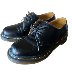 1461 WOMEN'S SMOOTH LEATHER OXFORD SHOES. UK 5 \  US 7
